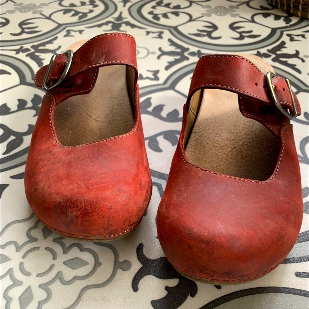 Dansko clogs! Red